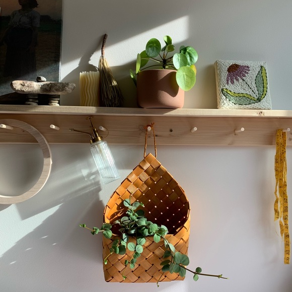 Woven wood hanging basket - Picture 3 of 4